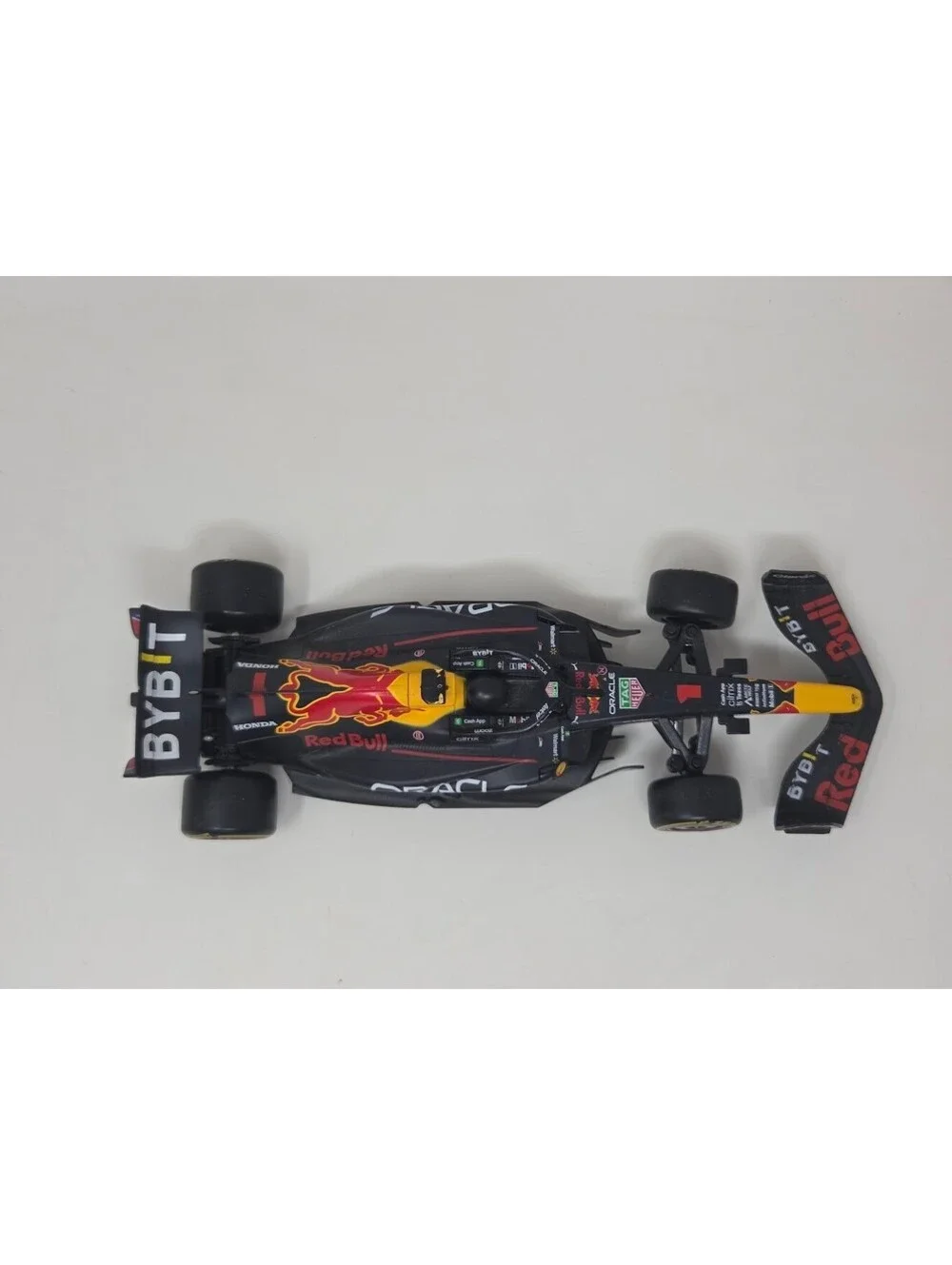 Maisto Oracle Red Bull Racing RB18 2022 F1 RC Car 1:24 Scale Max Verstappen